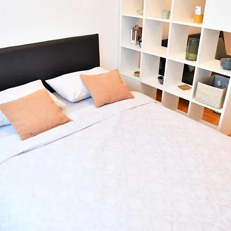 شقة Roses Lukavica