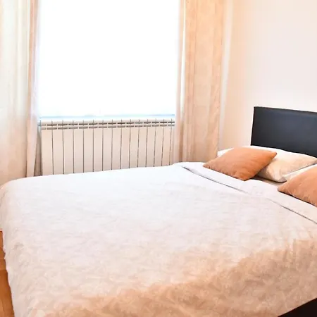 شقة Roses Lukavica